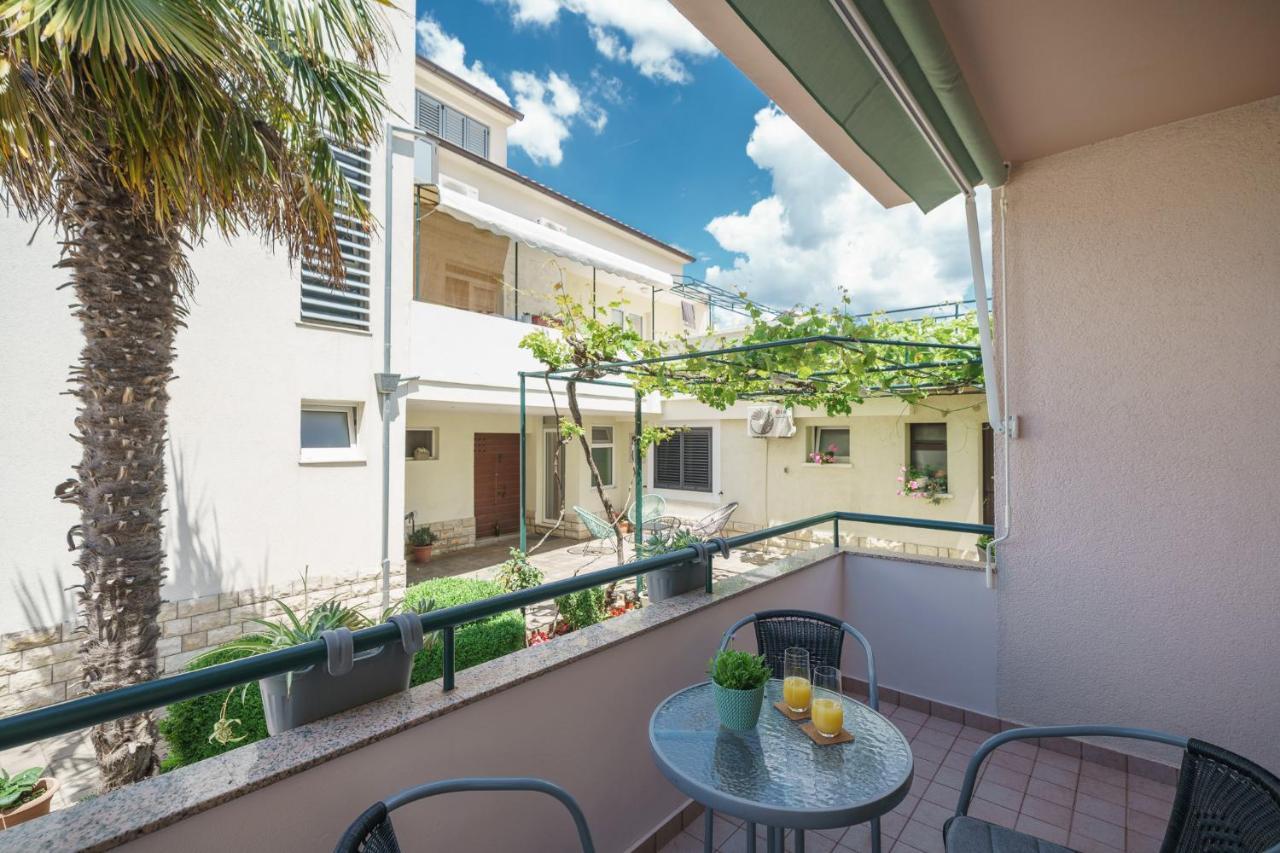 Family Petrov Apartments 沃迪切 外观 照片