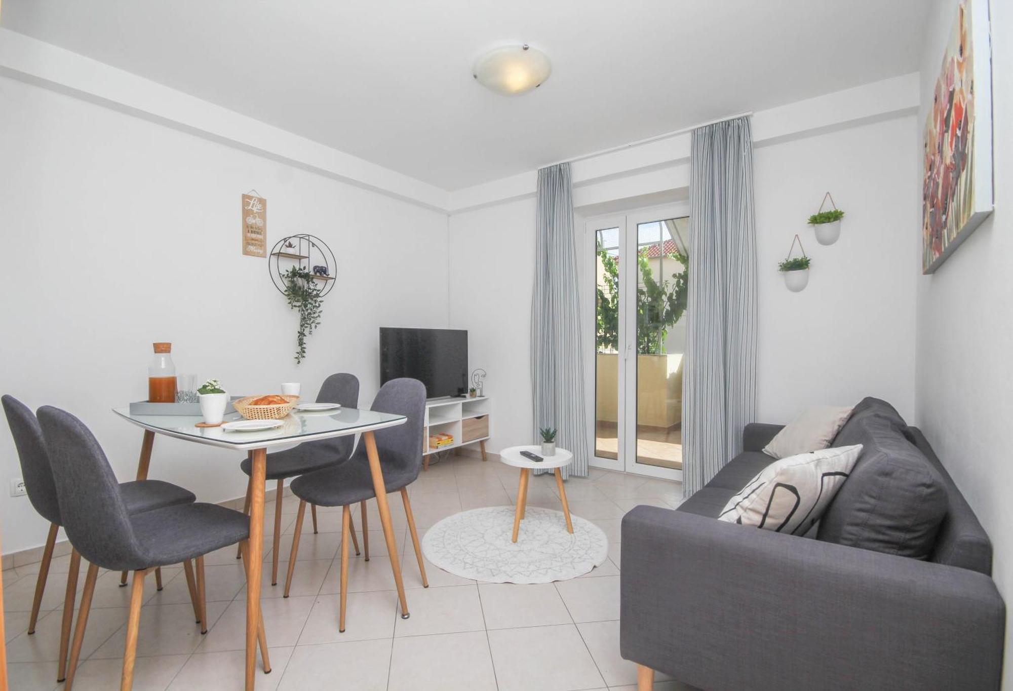 Family Petrov Apartments 沃迪切 客房 照片